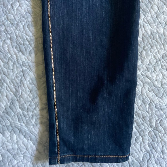 White House Black Market ‘The Skinny Ankle’ Jean- Size 8 - Picture 2 of 8